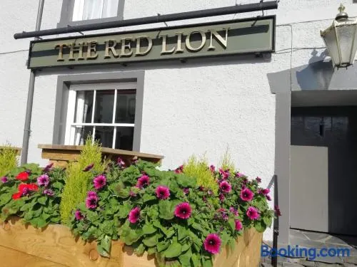 Red Lion Rooms - Self Check In - Image 1