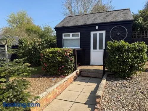 Colne cabin - Image 1