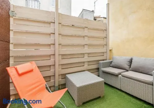 Duplex-terrasse-parking gratuit-climatisation - Image 1