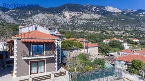 Enchanted Bay House - Image 1