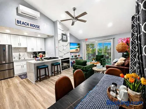 Endless Sunset- Near Beach Surf and Pet Friendly - Image 1