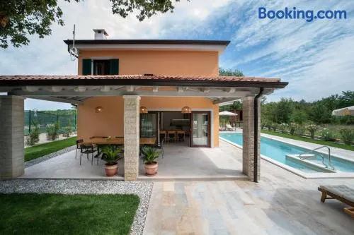 Old Oak Villa - Image 1