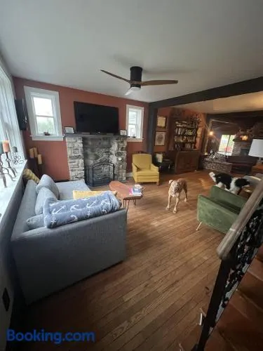Homestead Upper Bucks - No Pet Fees - Image 1