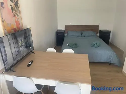 Robledo de Chavela, apartamento con cama doble y sofá cama doble en el centro de Robledo de Chavela - Image 1