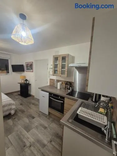 Comfortable one-story studio apartment - Image 1