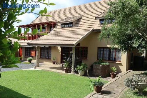 OAK HOUSE, Entire holiday home, Self catering, fully equipped, double storey, 3 bedroom, 2 bathroom, outside entertainment, Braai area, 300sqm home - Image 1