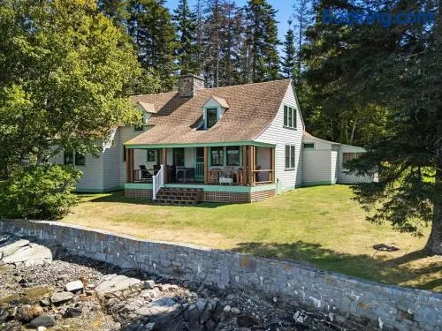 Marshall Point Cottage, classic 5-bedroom - Image 1