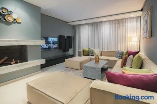 Beautifully Designed 3BR Apartment+ Panoramic View - Image 1