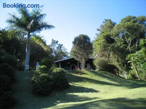 Linda chácara em Ibiuna com lago e piscina - Image 1