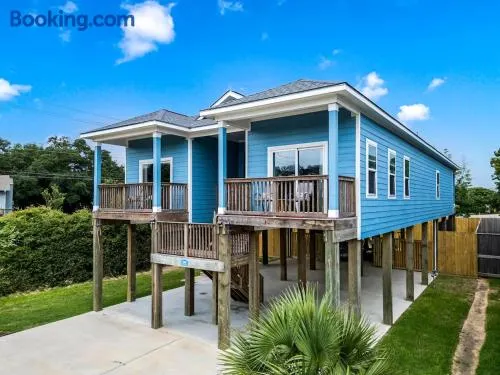Stunning 4BR Home Near the Bay! - Image 1