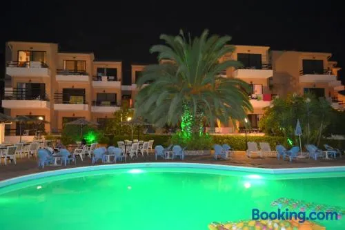 Le Mirage Hotel - Image 1