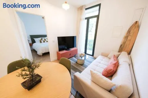 Les Suites du Parc - Appartement lumineux de 2 chambres avec une vue imprenable sur le parc Simone Veil à 2 minutes des halles - Image 1