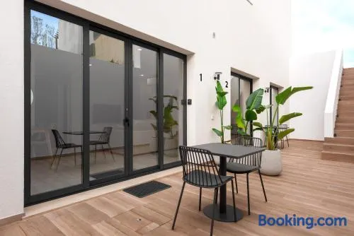 Villa 41 - Private Studios Faro Airport, Beach and City Center - Image 1