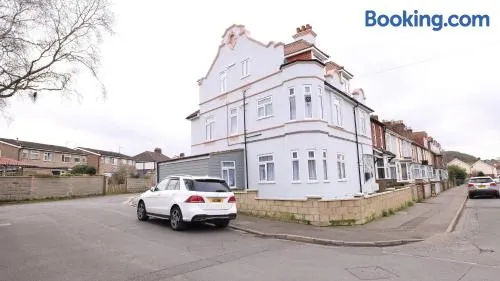 Flat 1 - 24 Cliff Road - Image 1