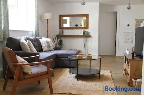 Owl Cottage Cosy Cotswolds Stone Escape Dog Friendly - Image 1