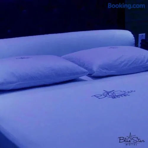 Motel Blue Star II - Image 1