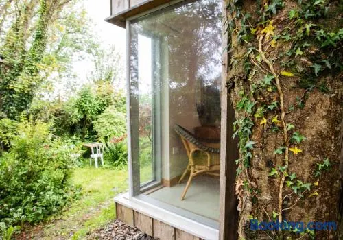 Y Caban - Cosy Cabin in Pembrokeshire - Image 1