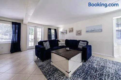 Beautiful 2bd with River Views & Amazing Sunsets in Ft Myers - Image 1