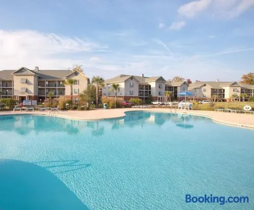 Wyndham Lake Marion 2BR Apartment with Resort Access - Image 1