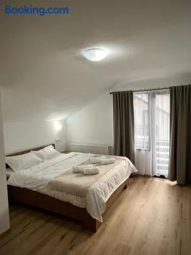 Cabanele Păstrăvăriei Parva - Image 1
