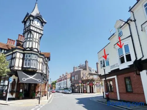 The Clock Tower Apartment - Spacious, Modern, 2 Bedroom Apartment , Southsea with Free parking - sleeps 4 - Image 1