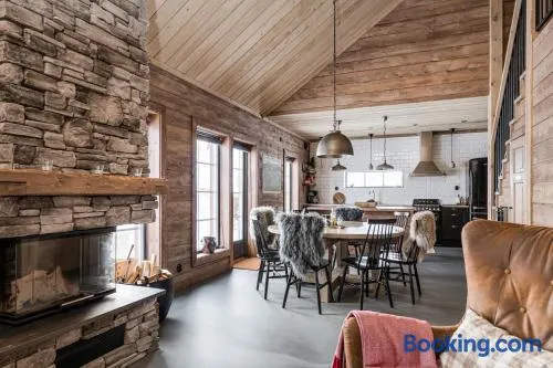 Luxurious cottage with sauna overlooking mountains - Image 1