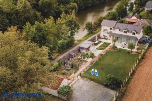 Cozy house next to the Mayenne River - Image 1