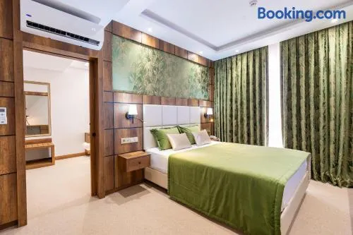 Mardy Suit Hotel - Image 1