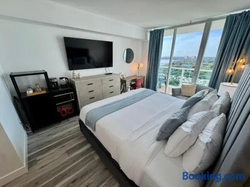 Balcony Ocean View ! Pool - WiFi - Gym - Parking - Image 1