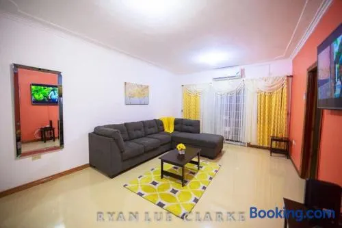 Shan's Manor.... Excellent Location!!! - Image 1