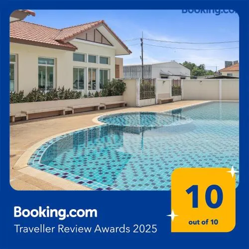 Spacious Family Garden Villa - Huge Pool & Gym Access - Image 1