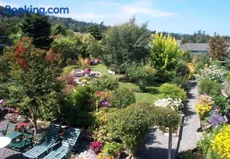 Island View B&B - Image 1