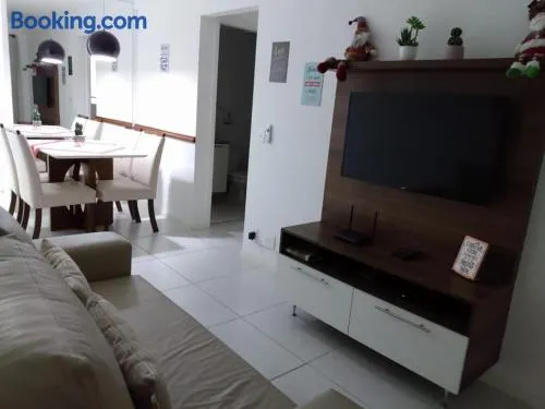 Apartamento para família moderno e prático próximo a belas praias - Image 1
