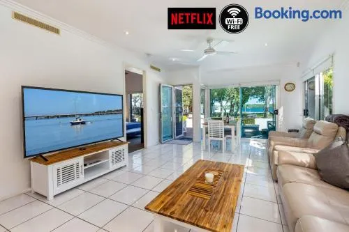 Keith's on Sylvan Beach, 1 of the 3 most popular units on Bribie - Image 1