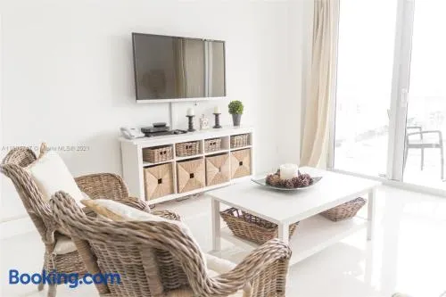 DISFRUTA SUNNY ISLES OCEAn 1206 STR-02816 - Image 1