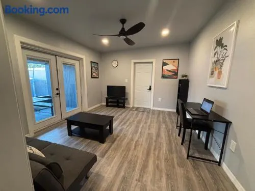 Cozy cove stay - Image 1