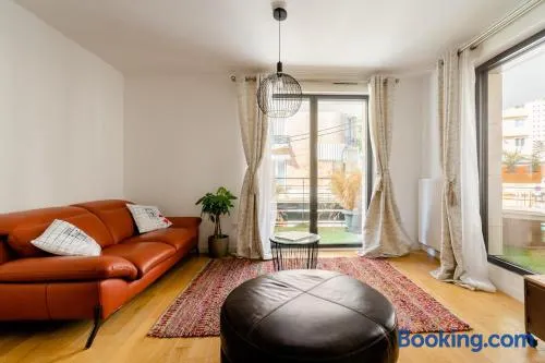 3 p 60 M2 Lesapparts Paris-Clichy terrasse équipée et wifi gratuit - Image 1