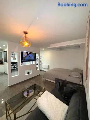 Cozy apartment - Image 1