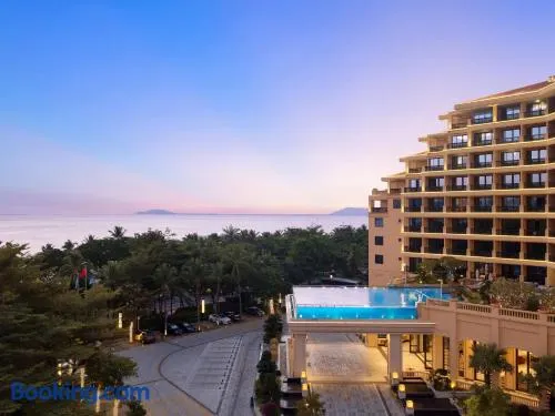 Sanya Golden Phoenix Seaview Hotel - Image 1