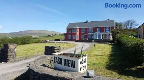 Eask View Dingle - Room Only - Image 1
