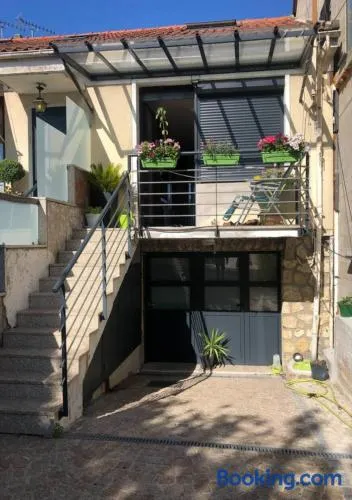 Charming house with balcony parking - Direct Paris - Image 1