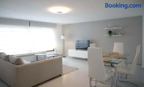 Apartamento en Sigüeiro Rúa do Tambre - Image 1