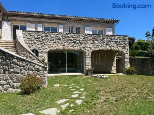 Appartement de charme dans villa - Image 1