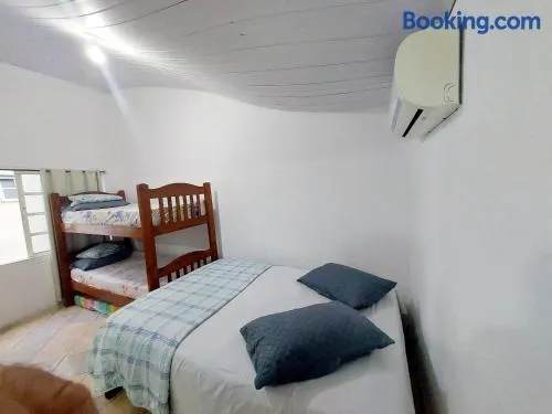 Suíte Família com Cozinha TV e Ar Condicionado - Image 1