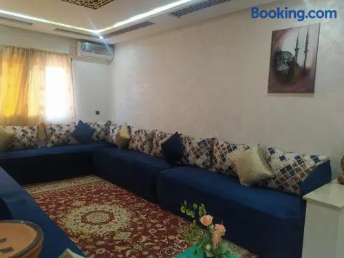 Rooms in shared apartment close to CMN-Airport - Image 1