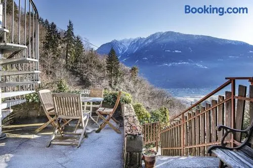 Peaceful Alpine House near Sentiero Valtellina - Image 1