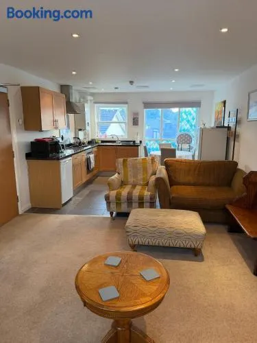 Sleeps 6, First floor, Parking, Beautiful Market Town, Hafren, Clywedog, Llani - Image 1
