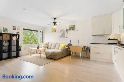 Bright and fully furnished 2-room apartment in Hauketo - Image 1