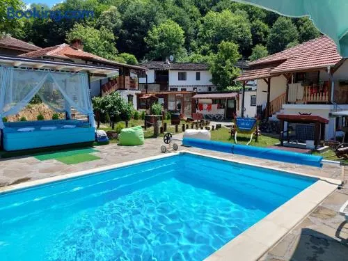 Комплекс къщи за гости Старото Скандало - Image 1