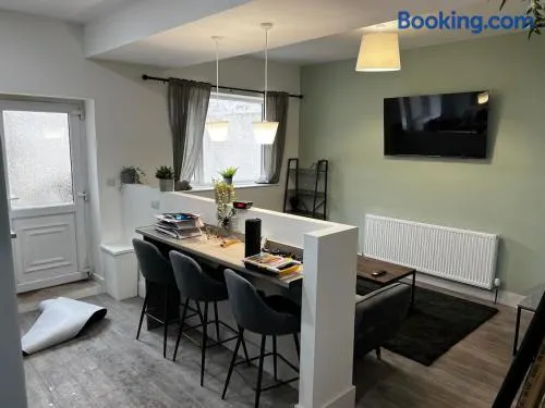 607 Plessey Road - Image 1